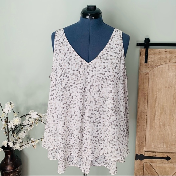 Lane Bryant Tops - Lane Bryant V Neck Swing Tank Size 18
